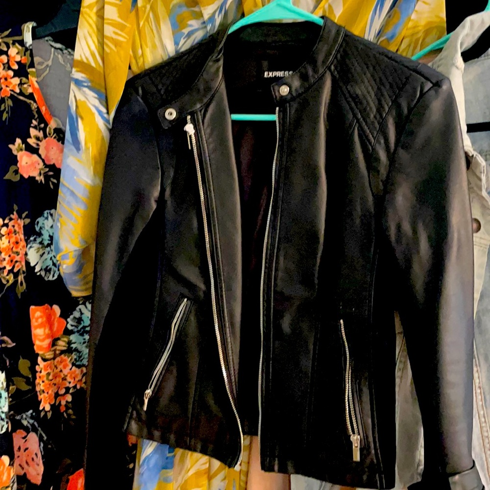 XS PETITE BLACK LEATHER EXPRESS JACKET
